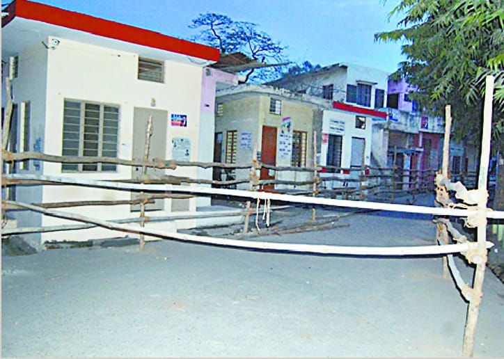 Police deployed in court