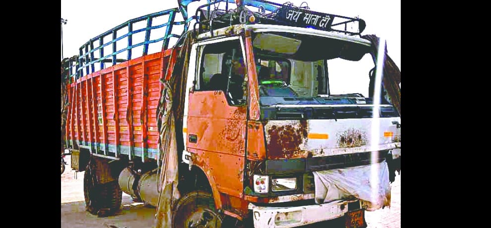DCM-tempo collision, driver killed