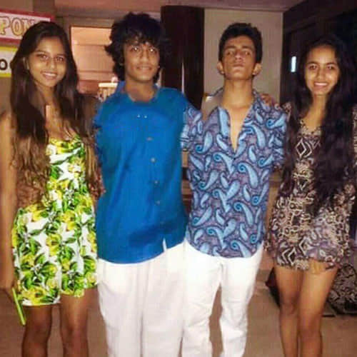 suhana doing party with her special friends