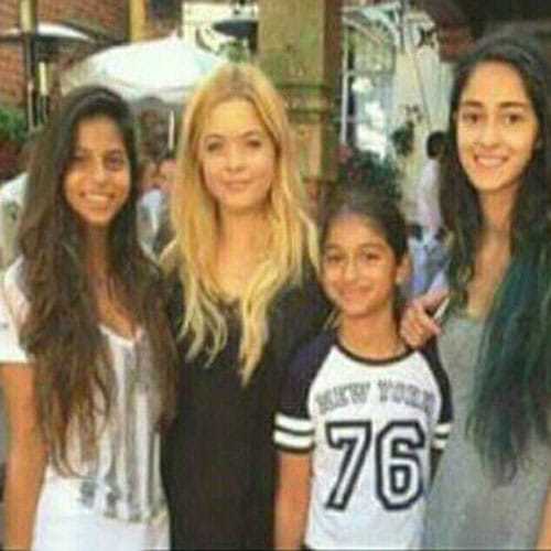 suhana doing party with her special friends