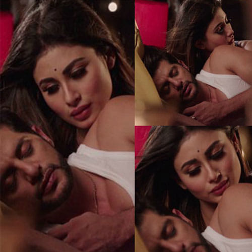 mouni roy doing intimate scenes with her co actor