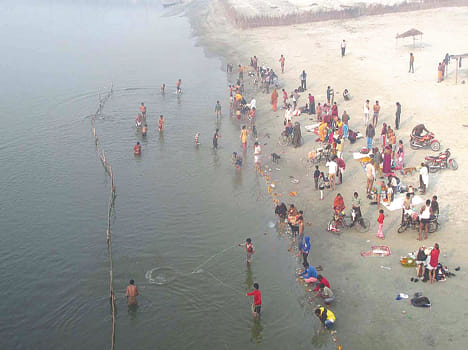 The dip in the Ganga on Solstice engaged faith