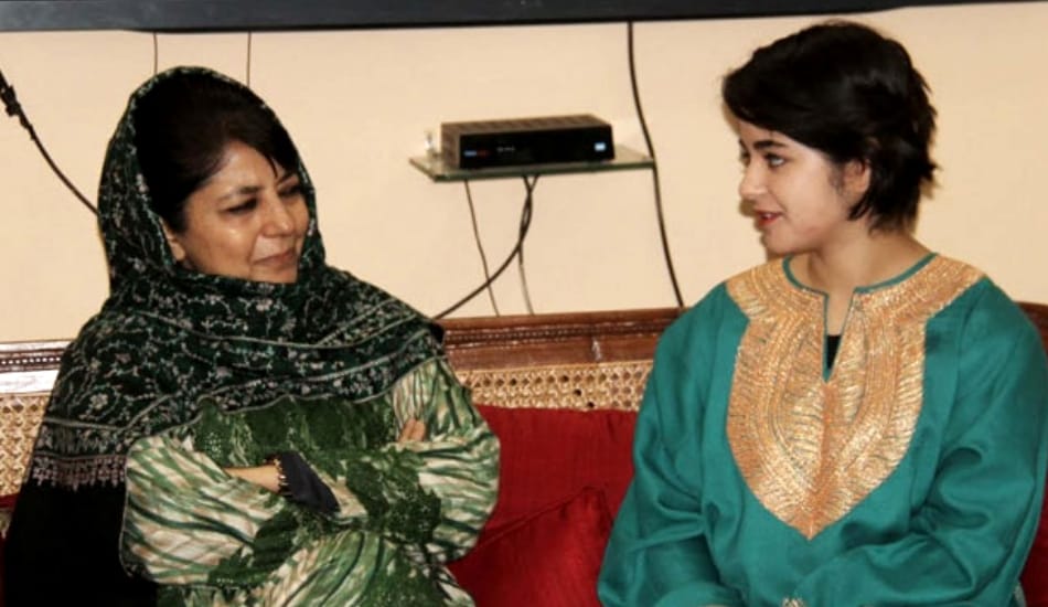 zaira wasim meets jammu kashmir CM Mehbooba Mufti