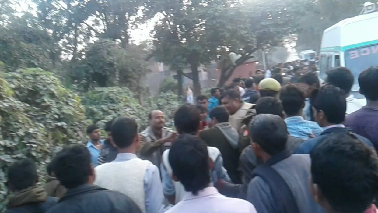 When police arrived they had not jammed
