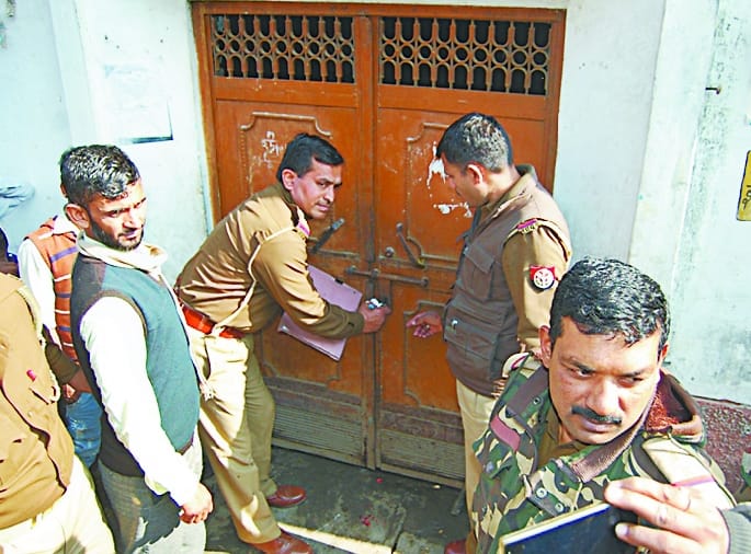 Police attachment of murder house
