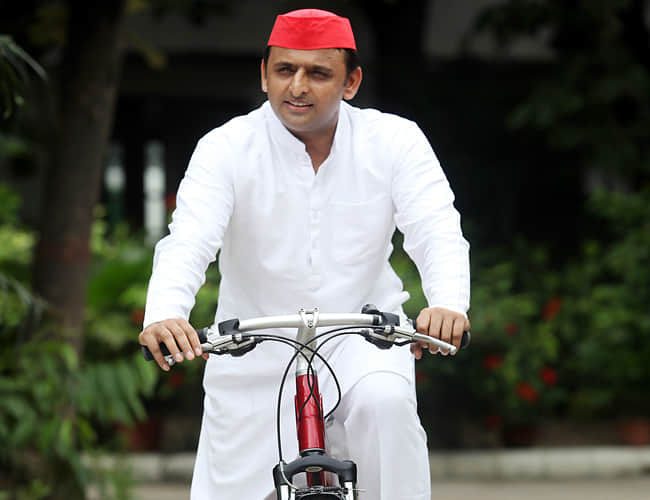 अखिलेश की हुई साइकिल