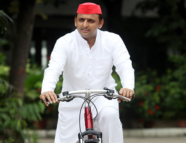 अखिलेश की हुई साइकिल