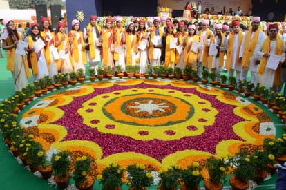bhu convocation: 24 student got gold medal