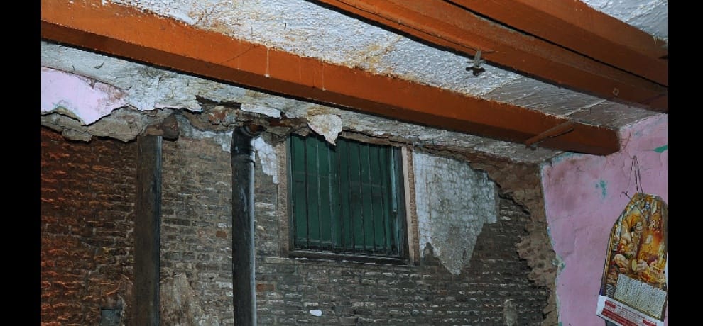 See this traumatic incident, how fallen houses down, took the lives of elderly couple