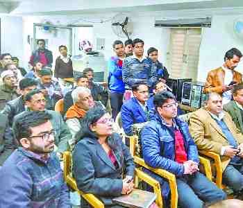 EVMs buthwar checking in front of leaders 