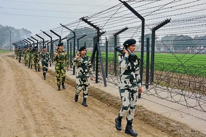 indian para military force lady wing will start camp to win mount everest in year 2018