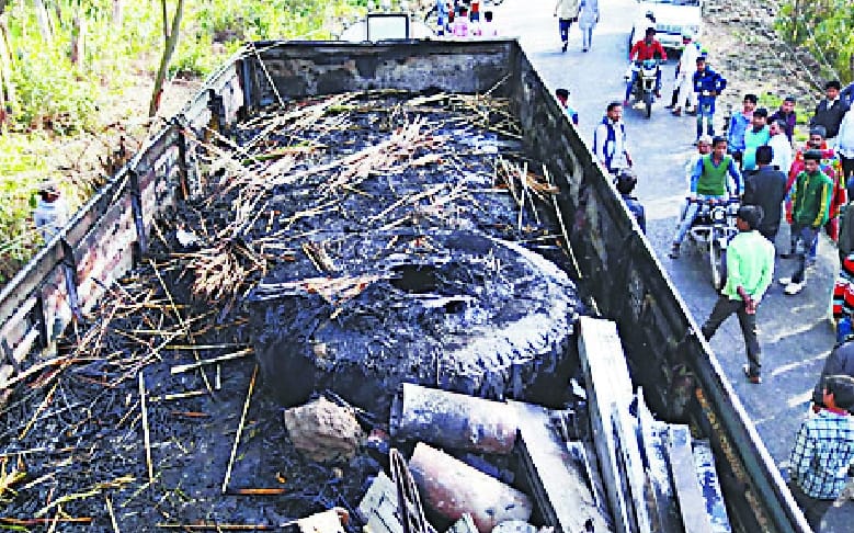 Bus crashed into power poles, roof fire