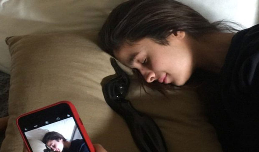 alia is happy to sleep with her filmfare award