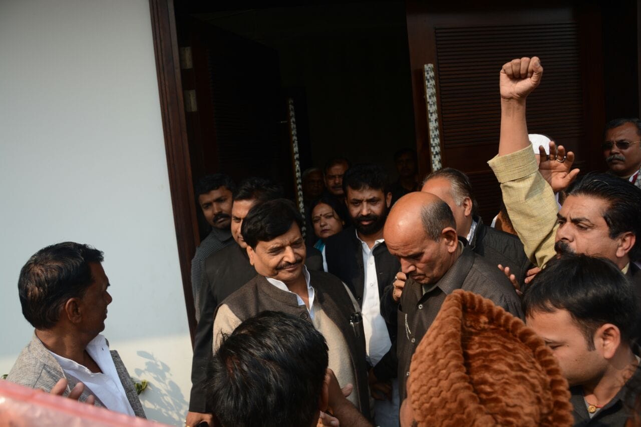 mulayam singh yadav meets shivpal yadav 
