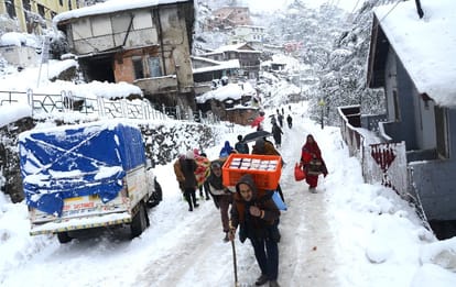 Cold Wave Continues After Heavy Snowfall in Himachal.