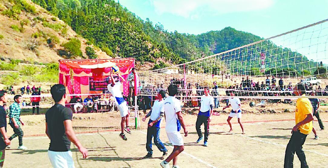 gun Firing started on the volleyball grounds 4 injured