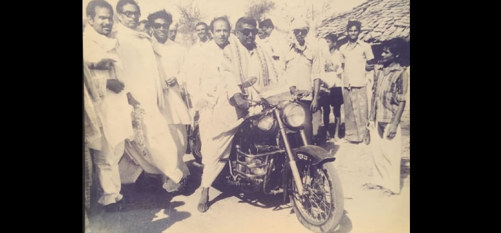 Memories: when CM VP Singh was the publicity on bullet
