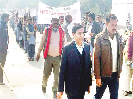 Students took voter awareness rally