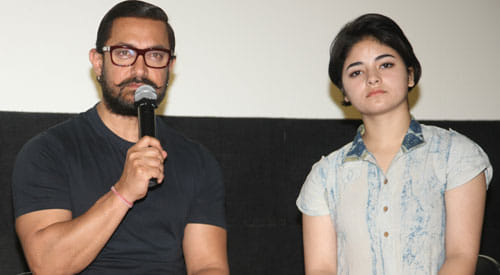 जायरा वसीम के साथ आमिर