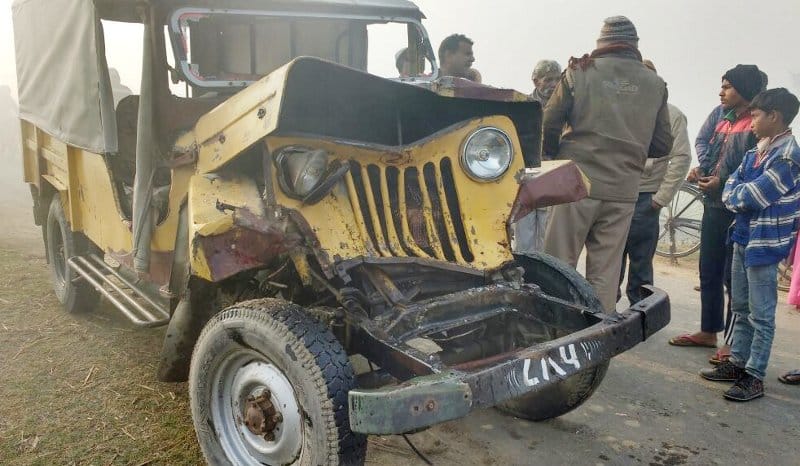 truck and jeep collide, 7 injured