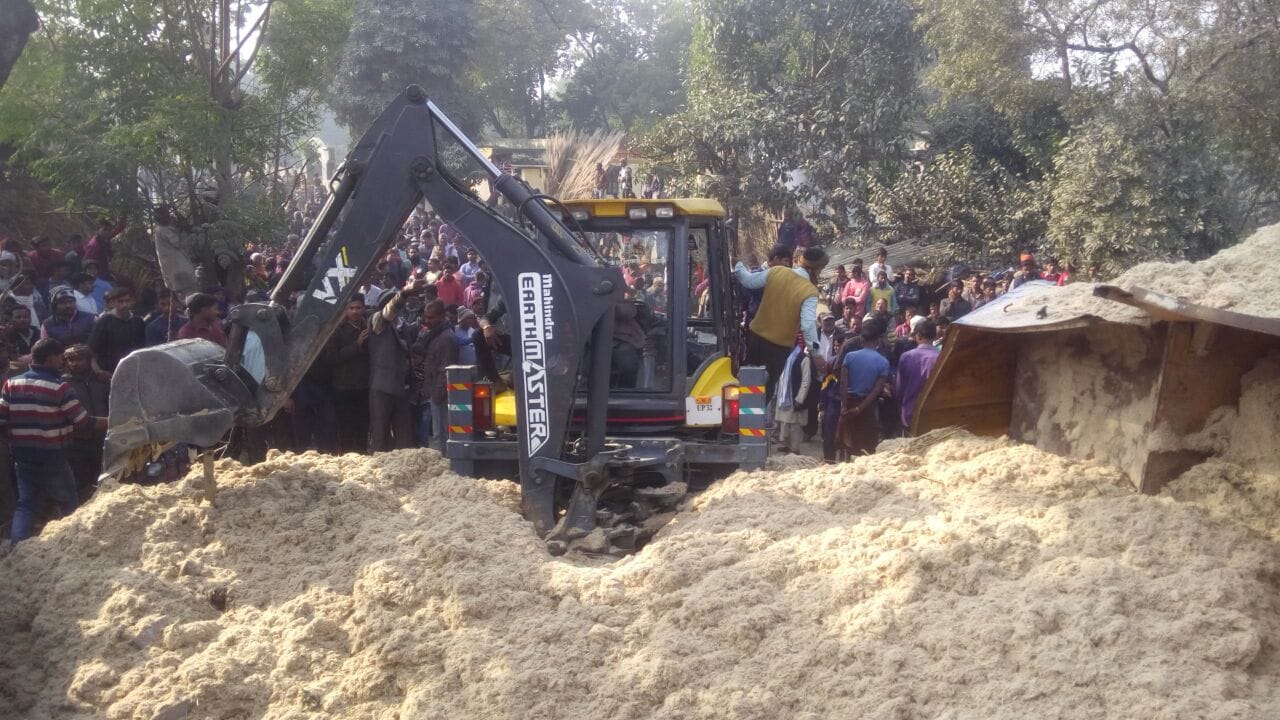 truck turned on people in faizabad