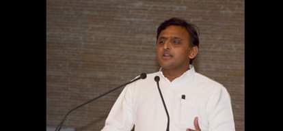 AKHILESH YADAV REVISING CANDIDATES LIST OF SAMAJWADI PARTY
