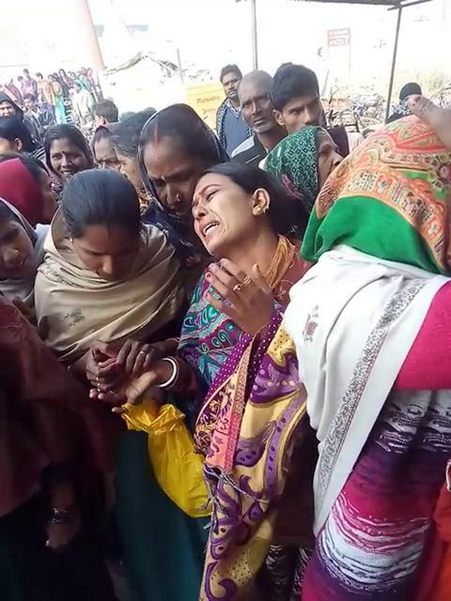 people beat to women 