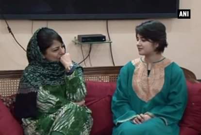 Phogat sisters come in support of trolled Dangal actor Zaira Wasim