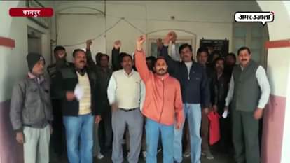 ROADWAYS EMPLOYEES BORDERED ON GM IN KANPUR