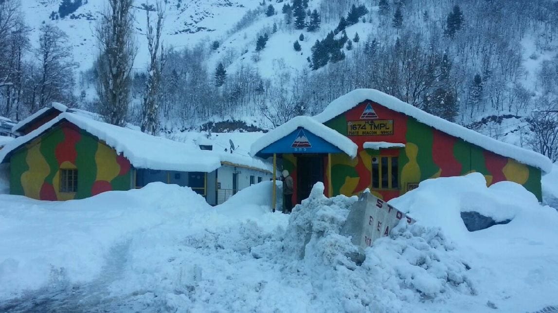 tourism business men are happy in kashmir after snowfall