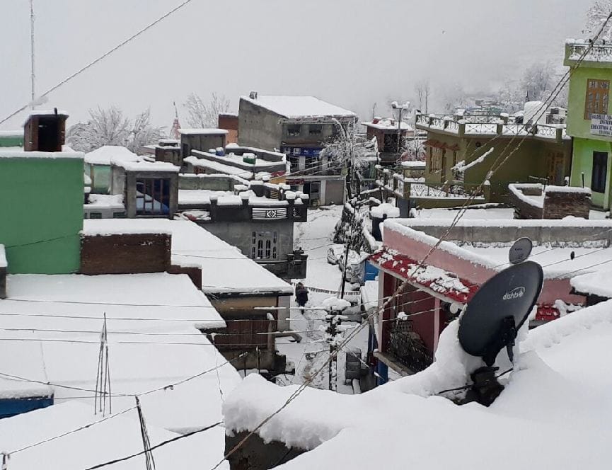WEATHER FORCAST WARNS ABOUT SNOWFALL IN JAMMU AND KASHMIR