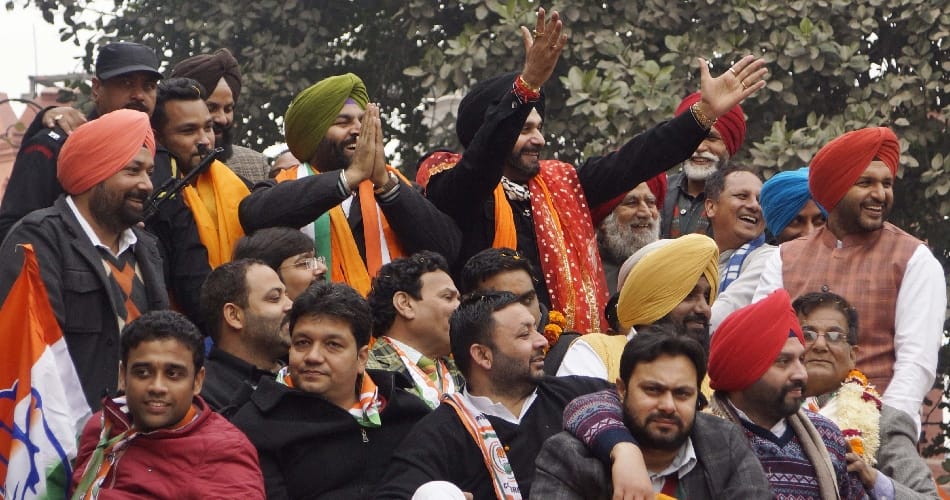 navjot sidhu got emotional during road show at amritsar, also visited golden temple