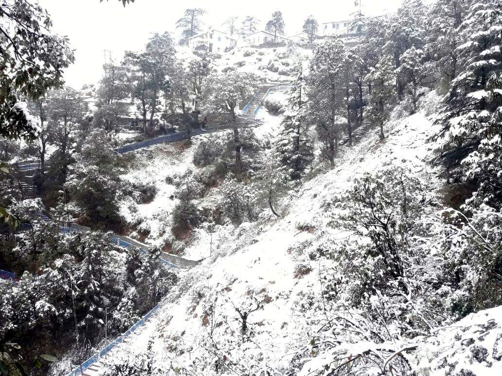 heavy snowfall alert in uttarakhand.