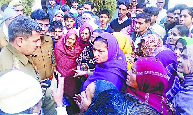 Women angry at the killing station gherry