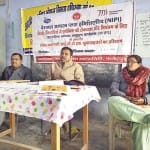 -हंसवा बीआरसी में प्रशिक्षण देते बीईओ देवेंद्र कुमार