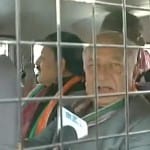 पुलिस हिरासत में कांग्रेस नेता सुशील कुमार शिंदे 