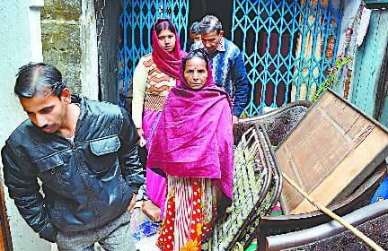 Assault to capture houses, vandalized