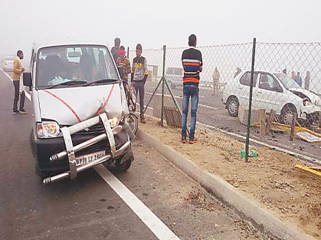 wehicle collision at express way, 19 injured