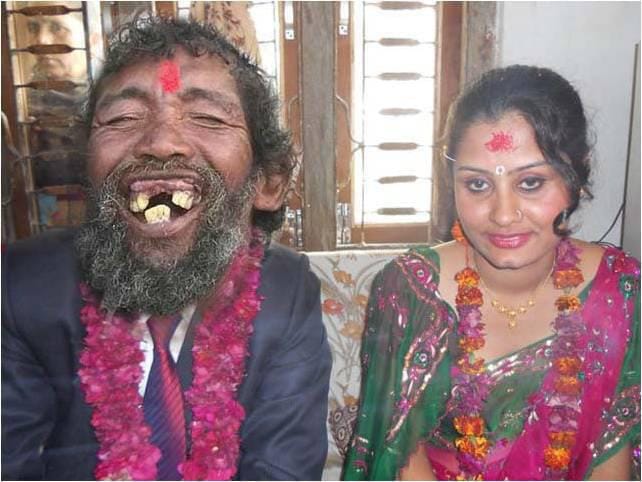 funny dress of indian grooms goes viral over internet