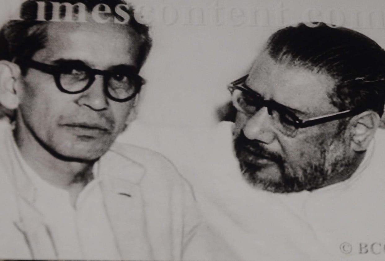 Rajnarayan Bags of grain were sent home for the poor 
