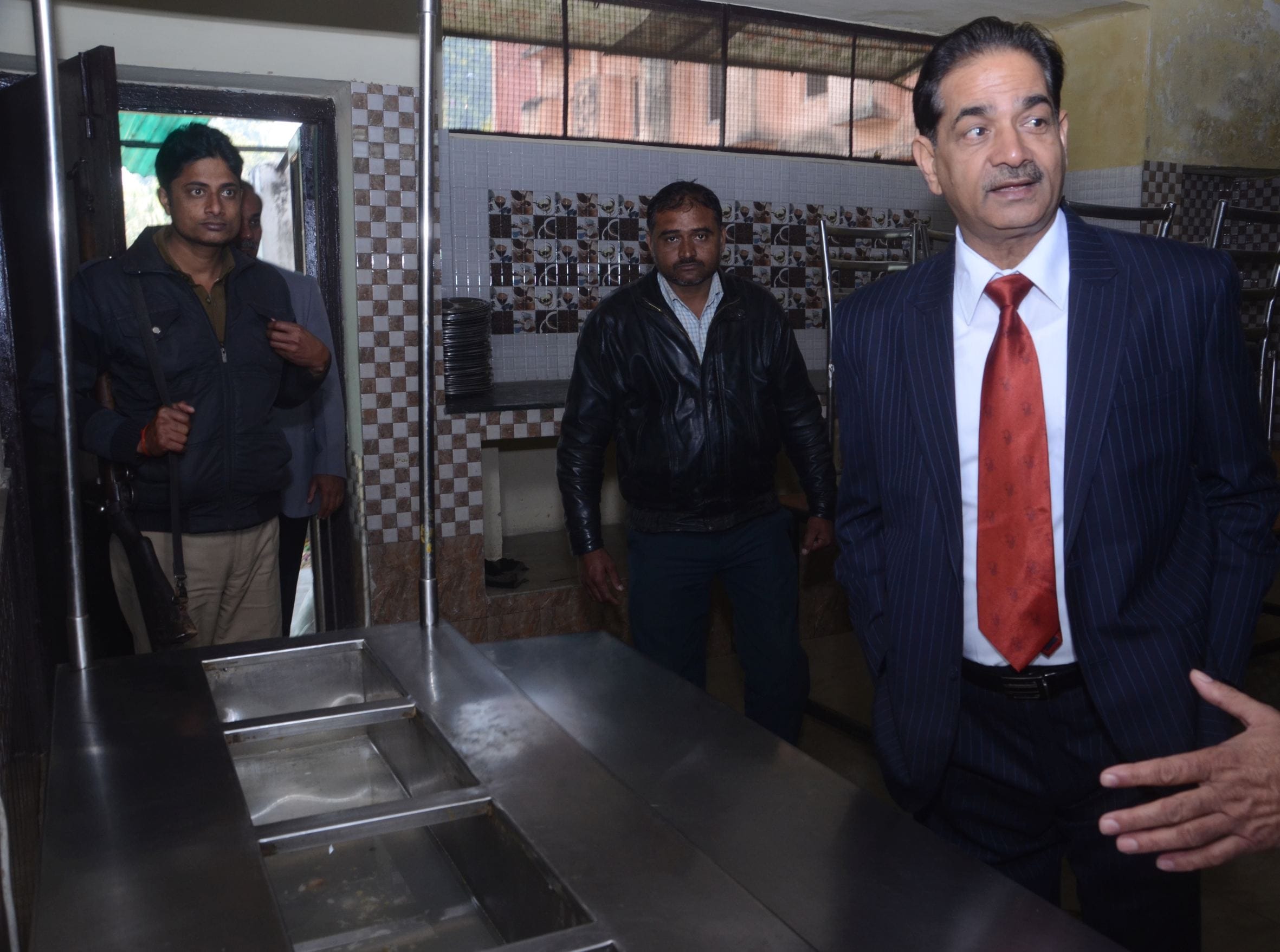 poor condition of lucknow university mess