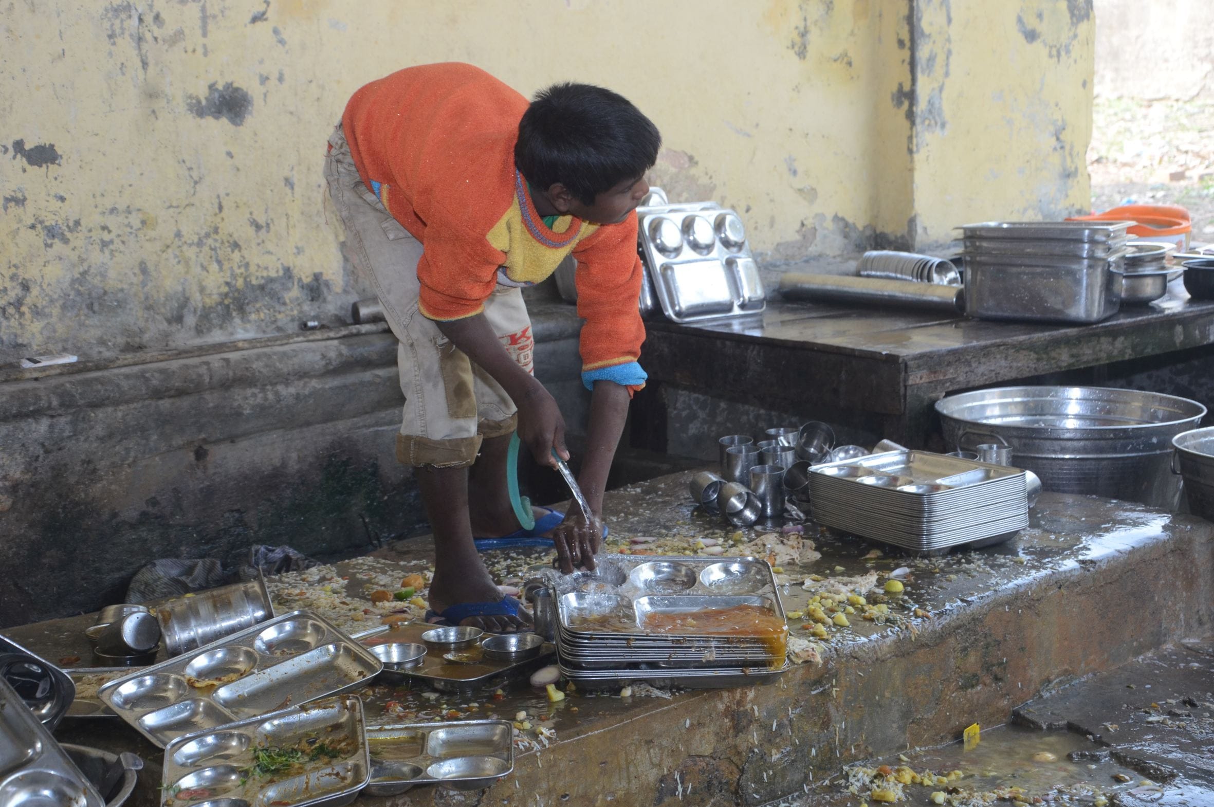 poor condition of lucknow university mess