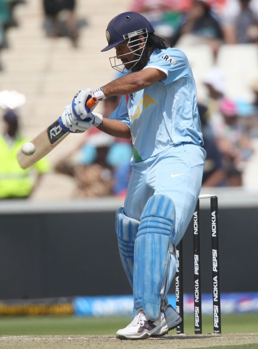 5 players who debuted with MS Dhoni in 2004 but couldn't live up to their potential