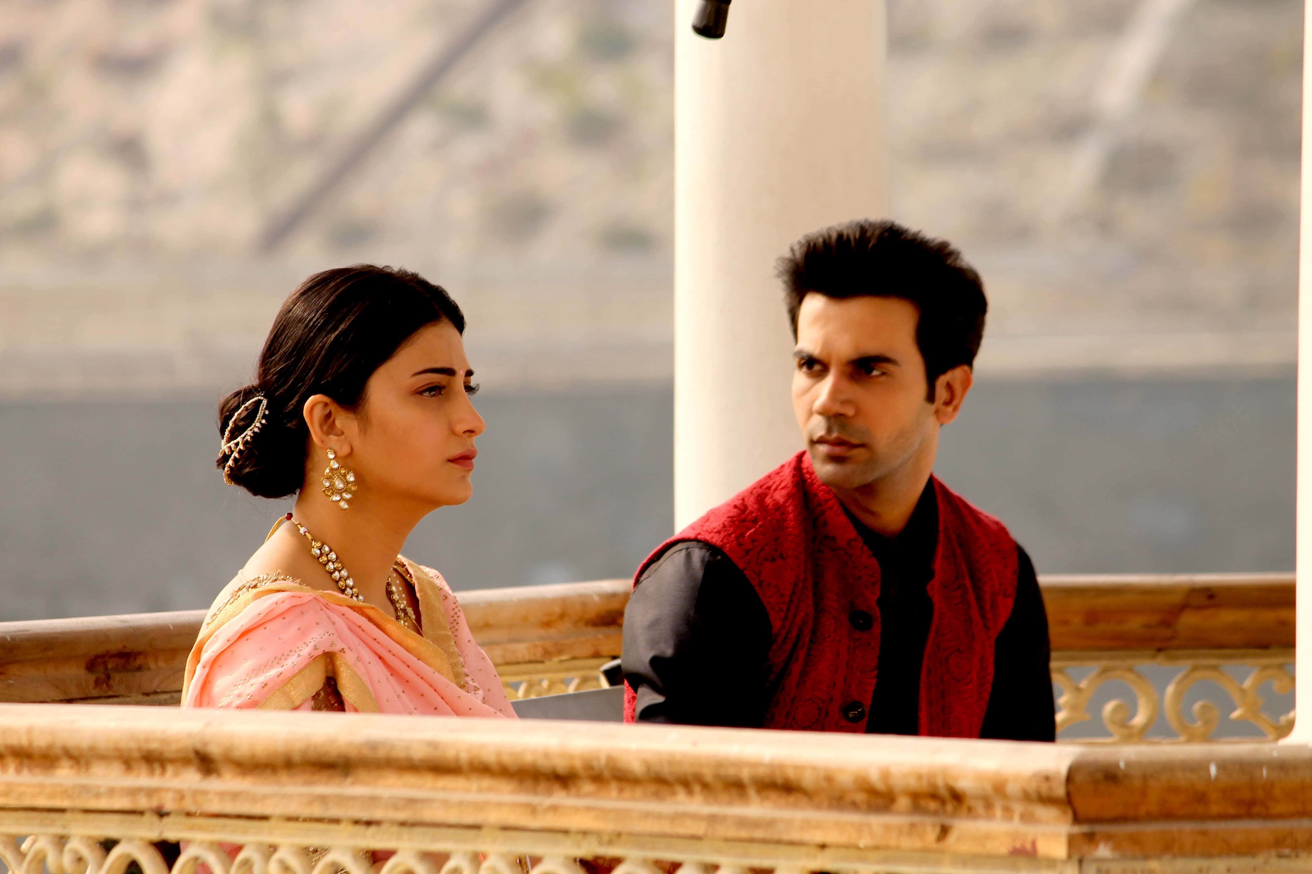 shadi me zaroor aana love story of IAS officer