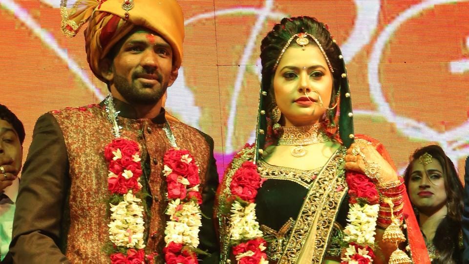 olympian wrestler yogeshwar dutt blessed with baby boy