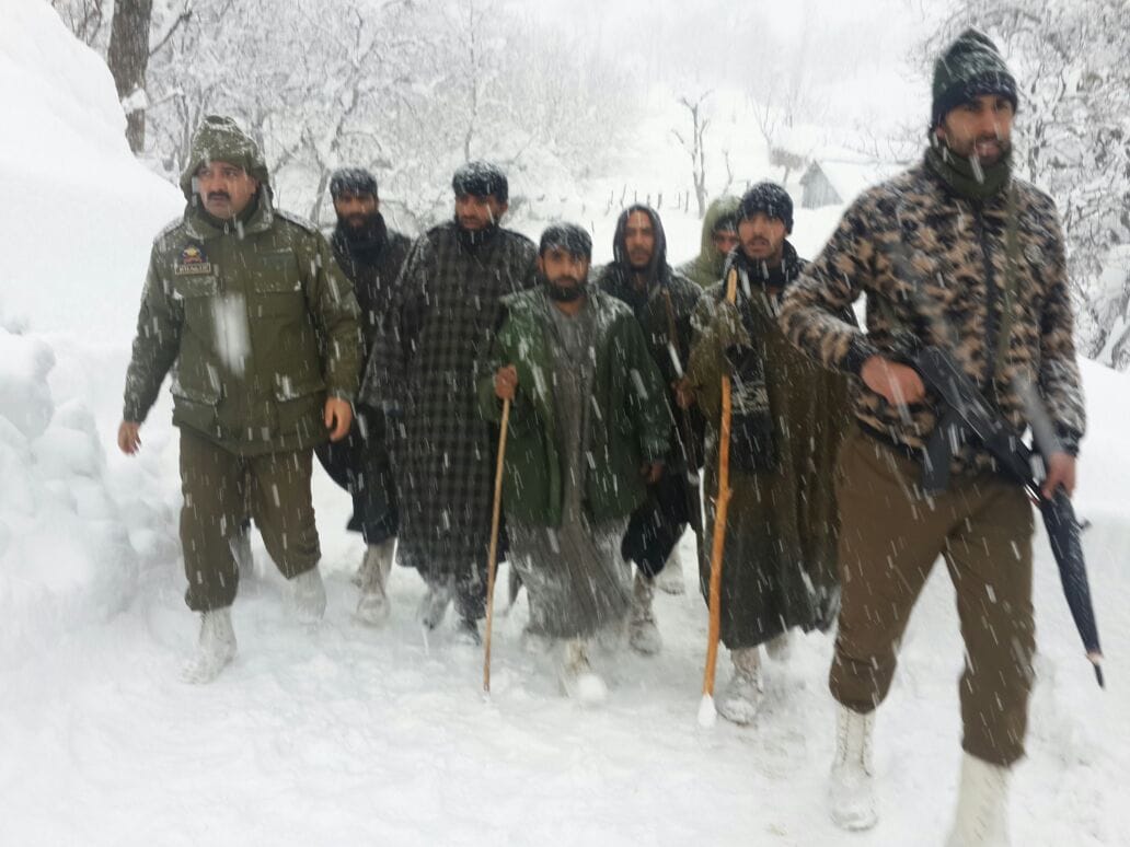 indian army saved 80 people in kulgam