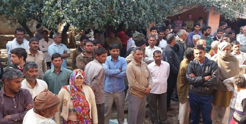 dahej mein car na milane par sasuraaliyon ne yuvti ko jinda jalaaya