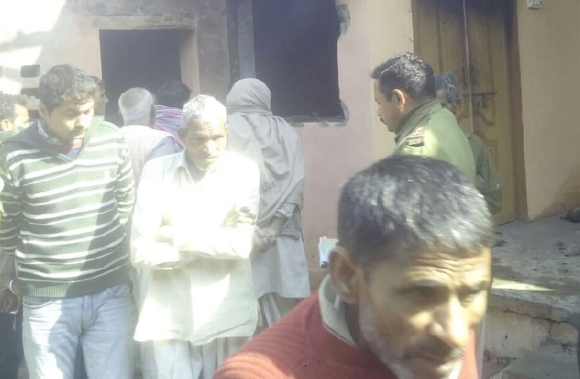 dahej mein car na milane par sasuraaliyon ne yuvti ko jinda jalaaya