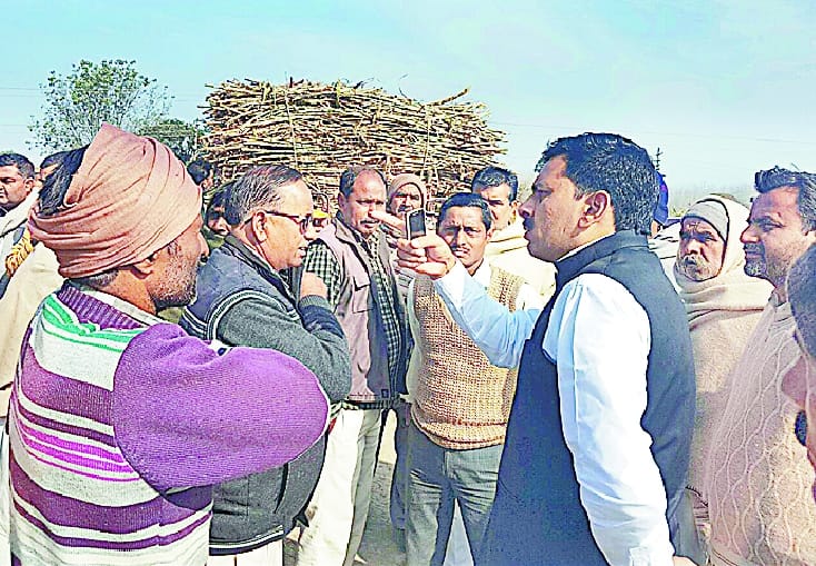 Sugar mill officials siege, Hungama