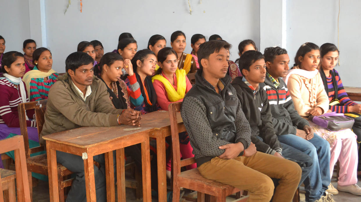Students participate in quiz cometition